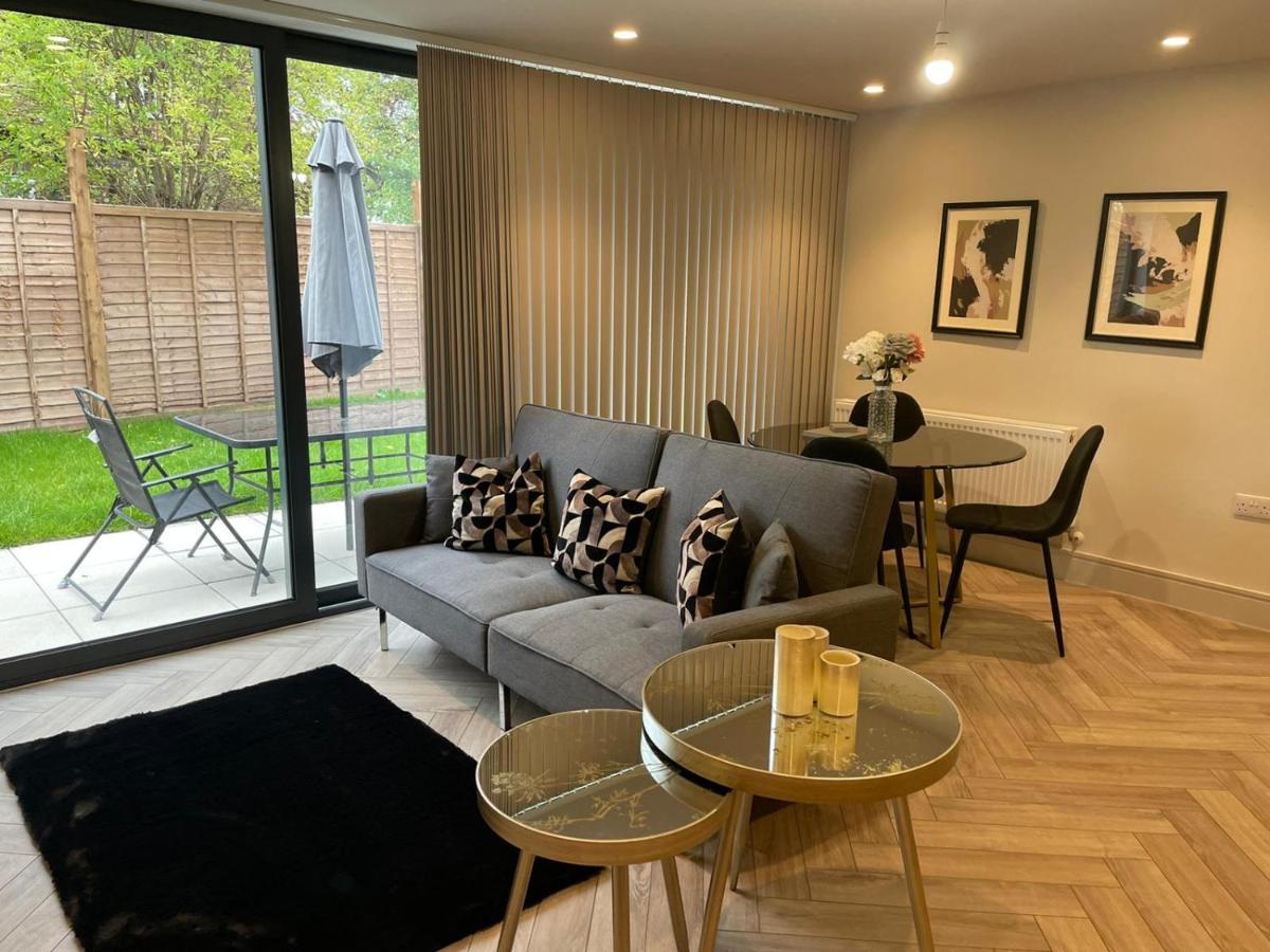 Wimbledon Luxury 3Bedroom Apartment Raynes Park Exterior photo
